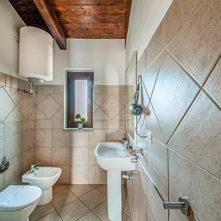Nice In Trinitadagultu Ot With 1 Bedrooms, Wifi And Outdoor Swimming Pool Appartamento Trinità dʼAgultu